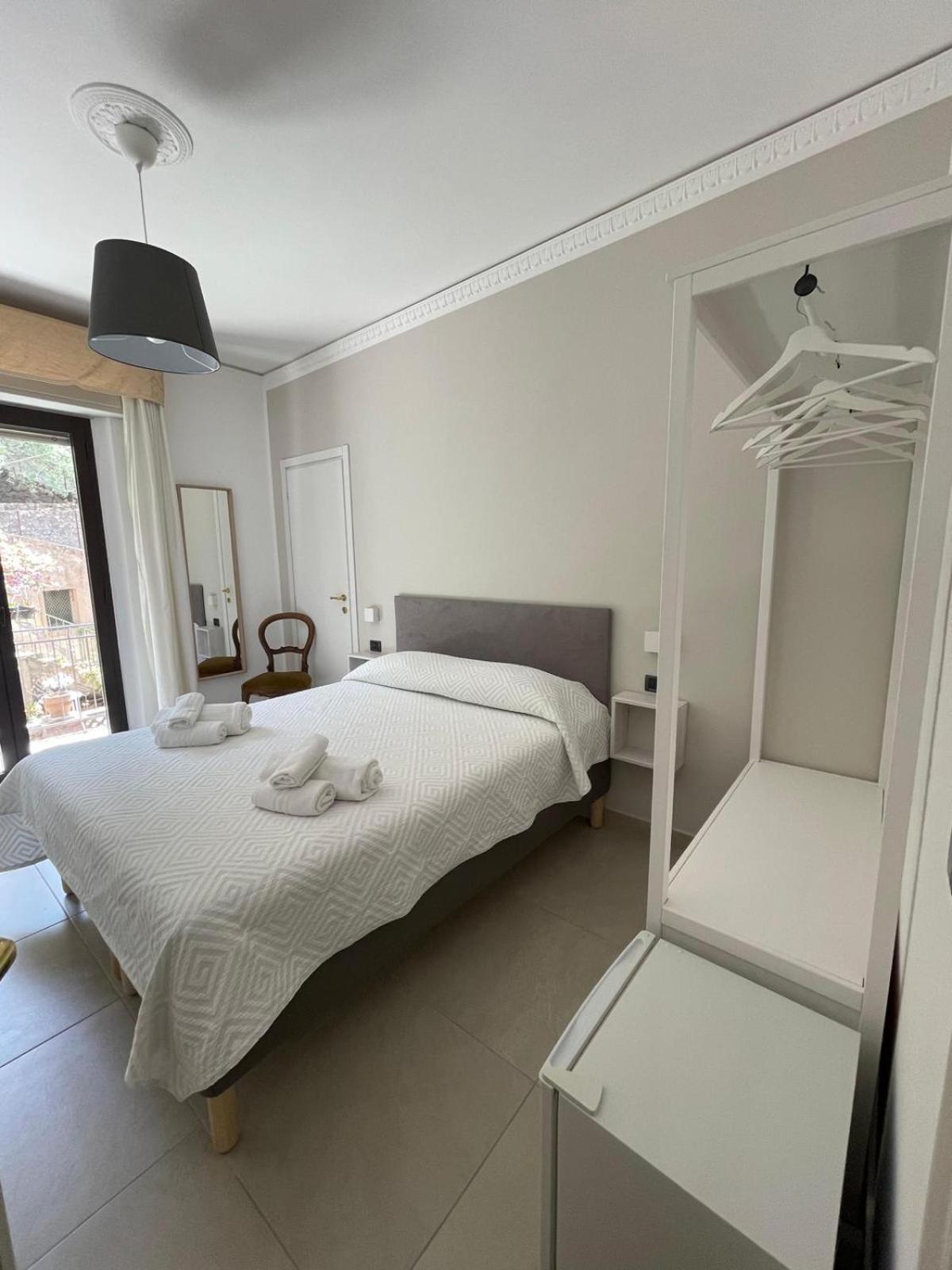 Mira Taormina Rooms Exterior photo